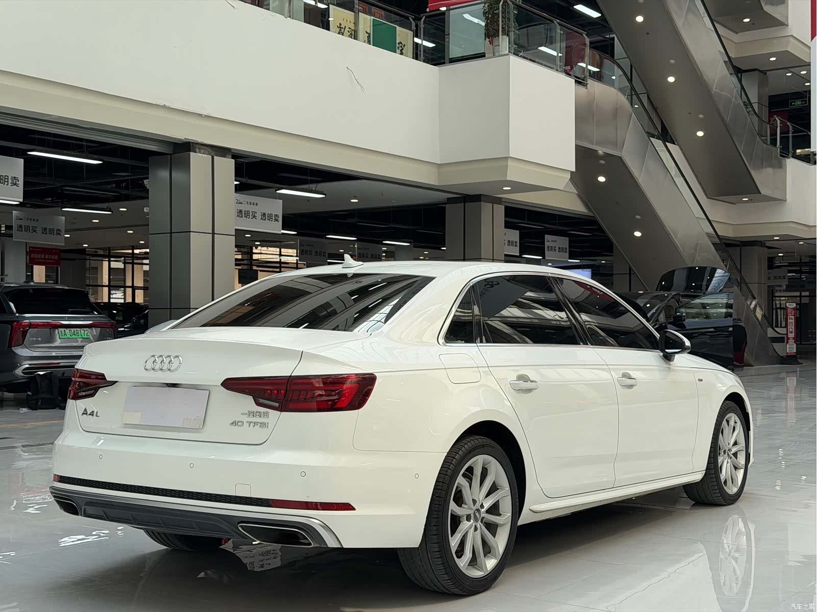 Audi A4L, 2019 7