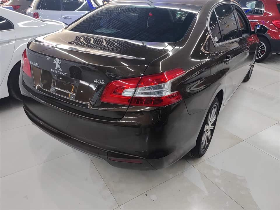Peugeot 408