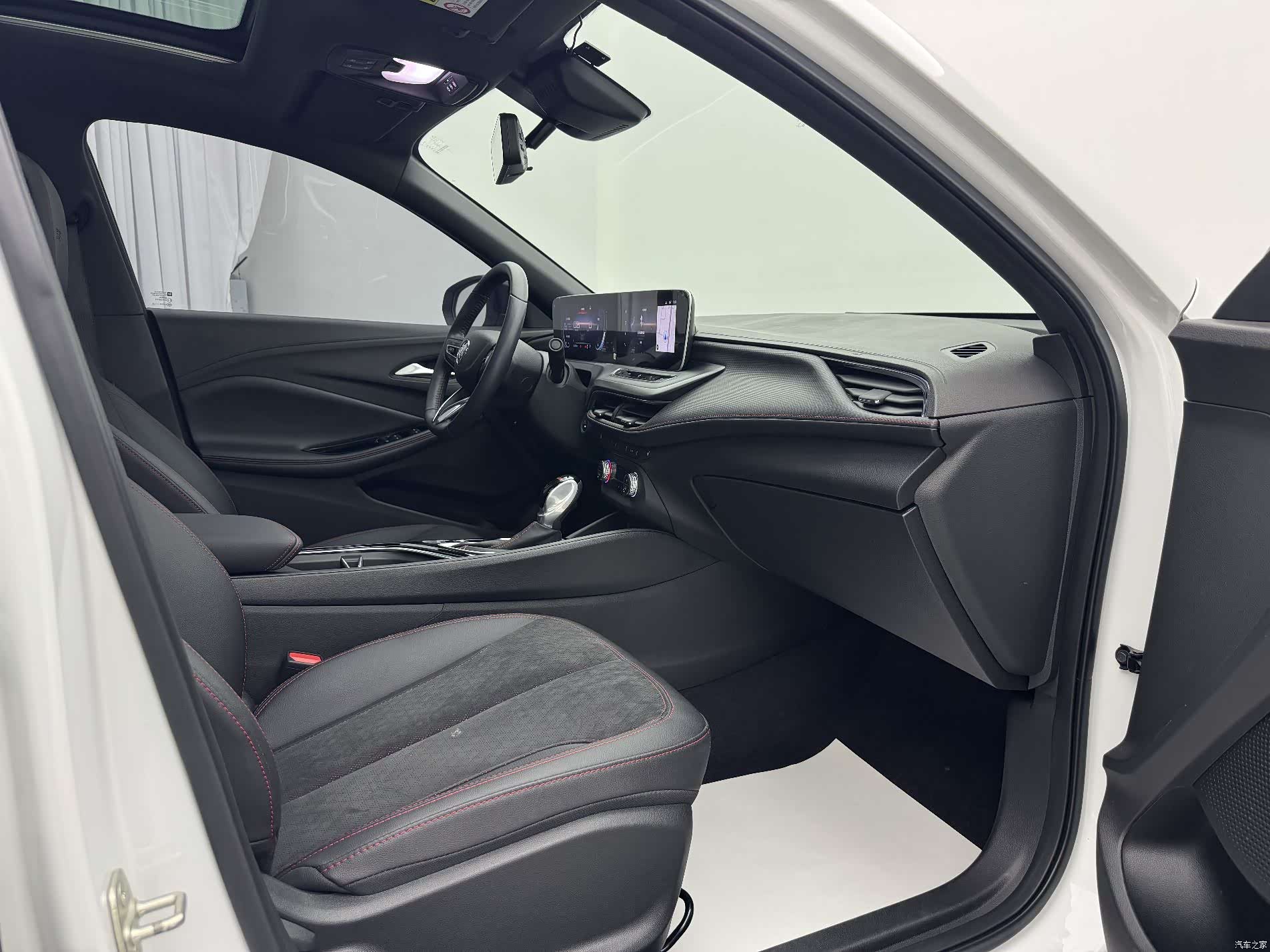 Buick Verano, 2022 10