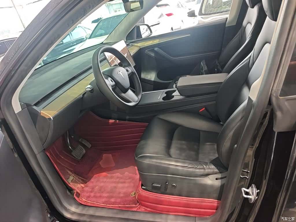 Tesla Model Y, 2023 15