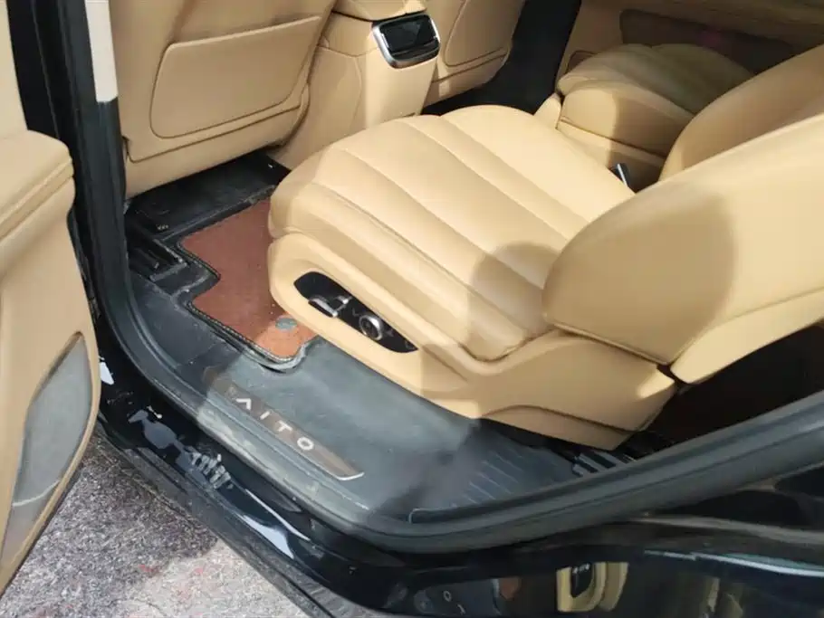 AITO Ask the world M7