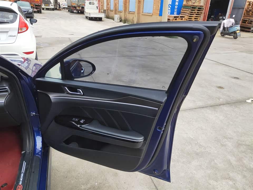 Kia K5 Kia K5