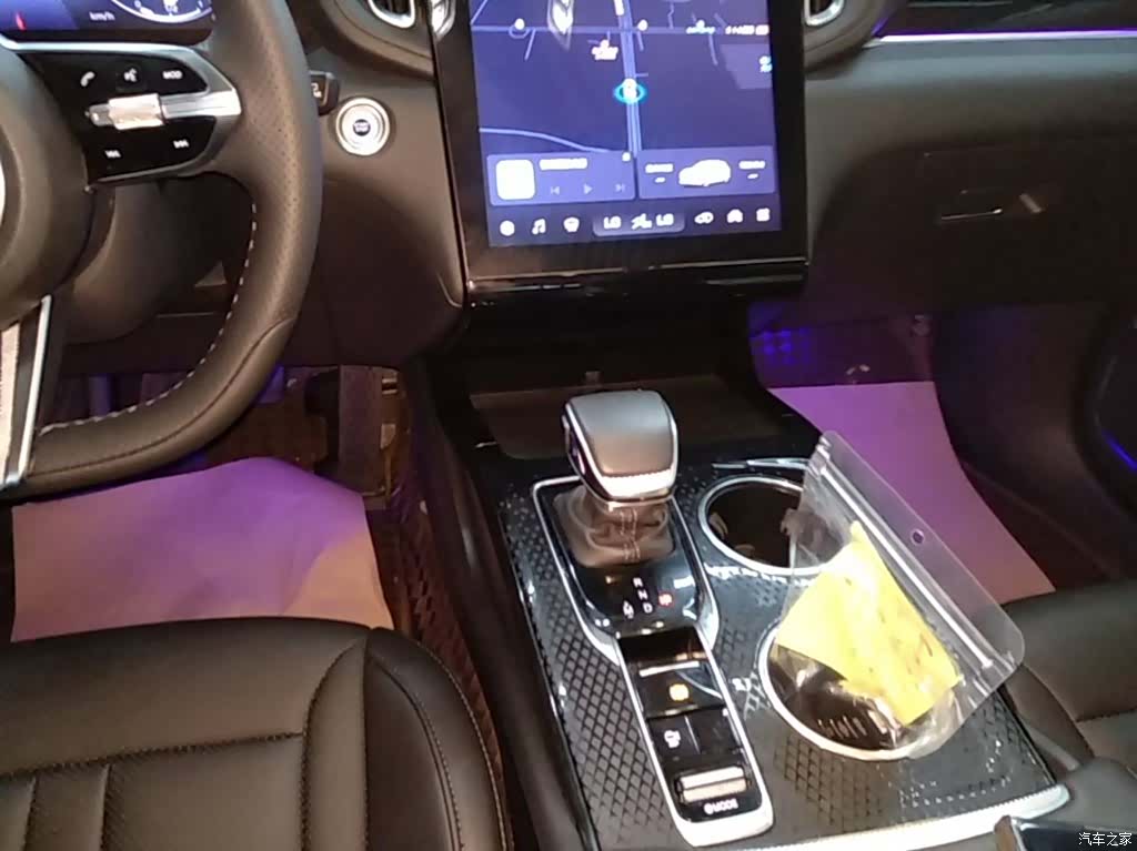 Hongqi HS3, 2024 14
