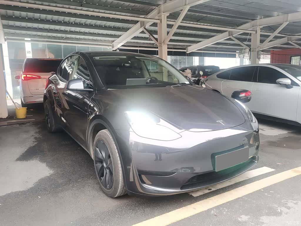 Tesla Model Y, 2024 3