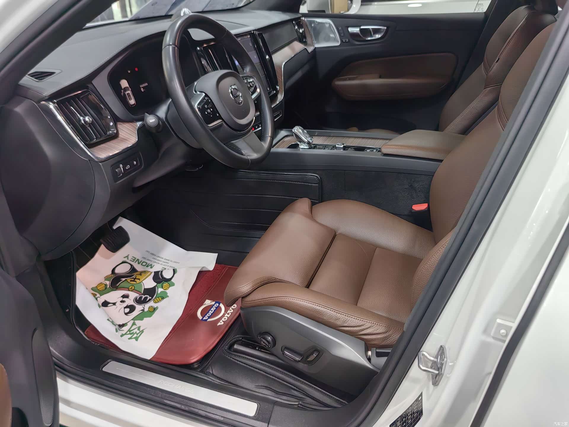 Volvo XC60, 2022 все фото