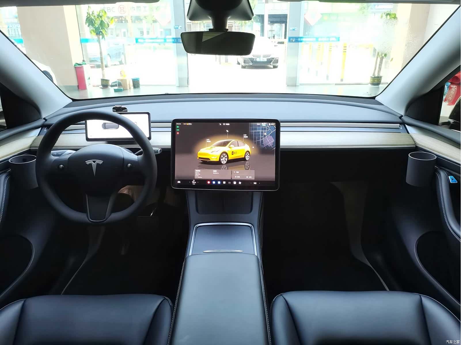 Tesla Model Y, 2023 12