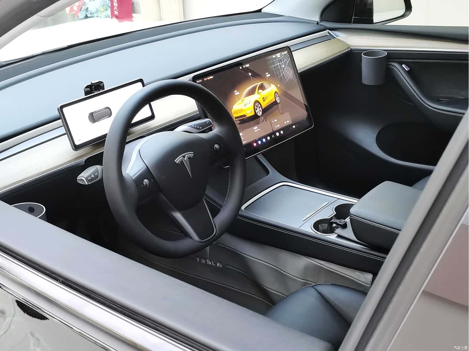 Tesla Model Y, 2023 11