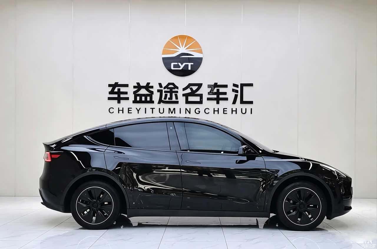 Tesla Model Y, 2023 27