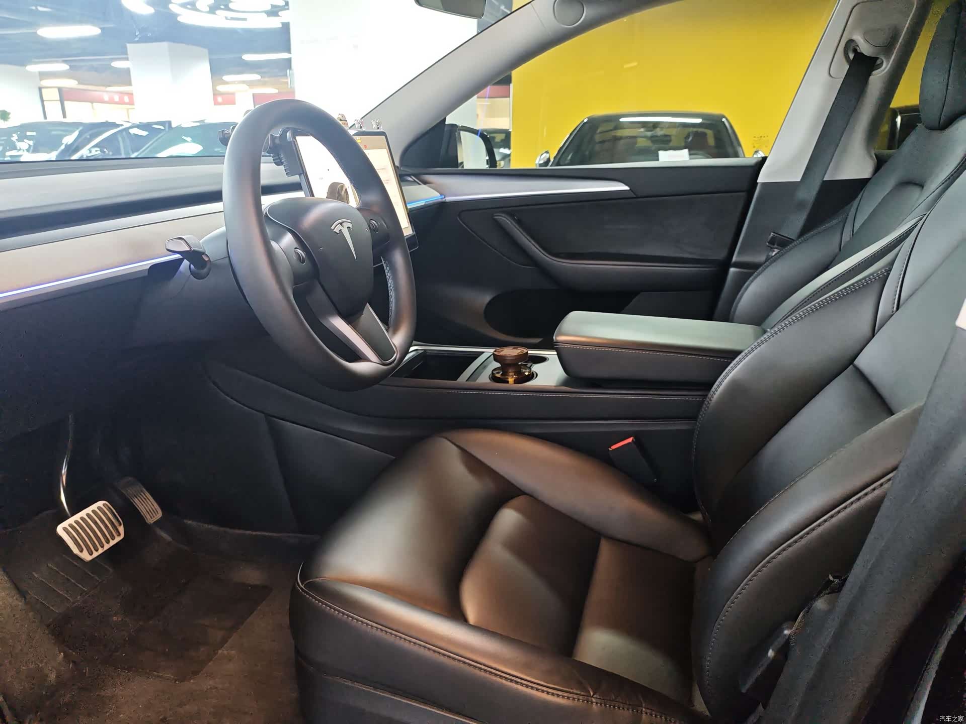 Tesla Model Y, 2023 8