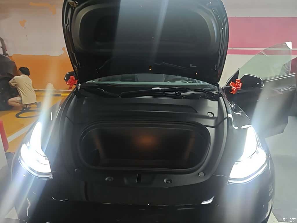 Tesla Model Y, 2023 16