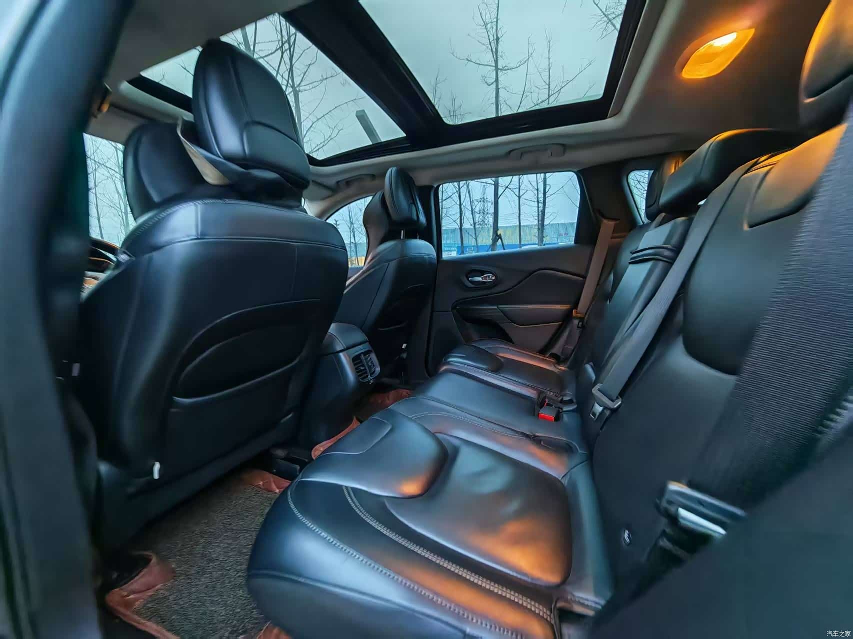 Jeep Cherokee, 2016 25