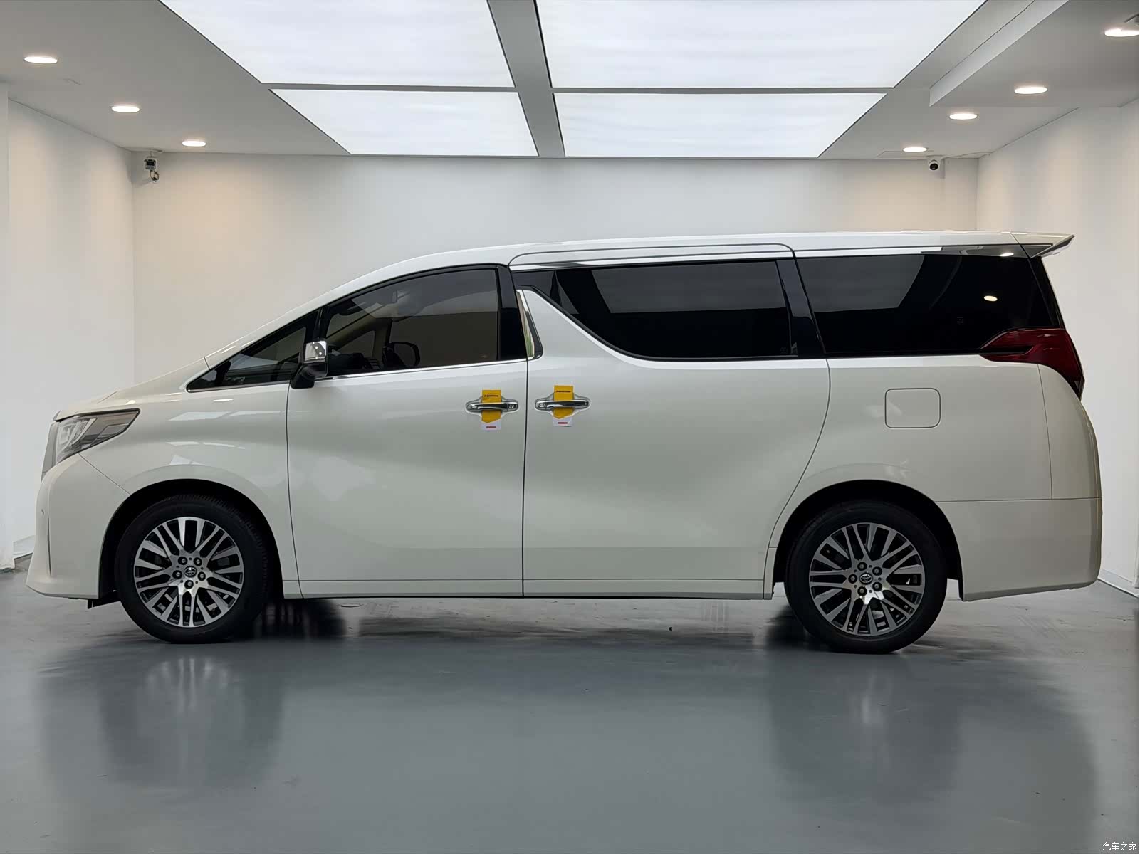 Toyota Alphard, 2017 8