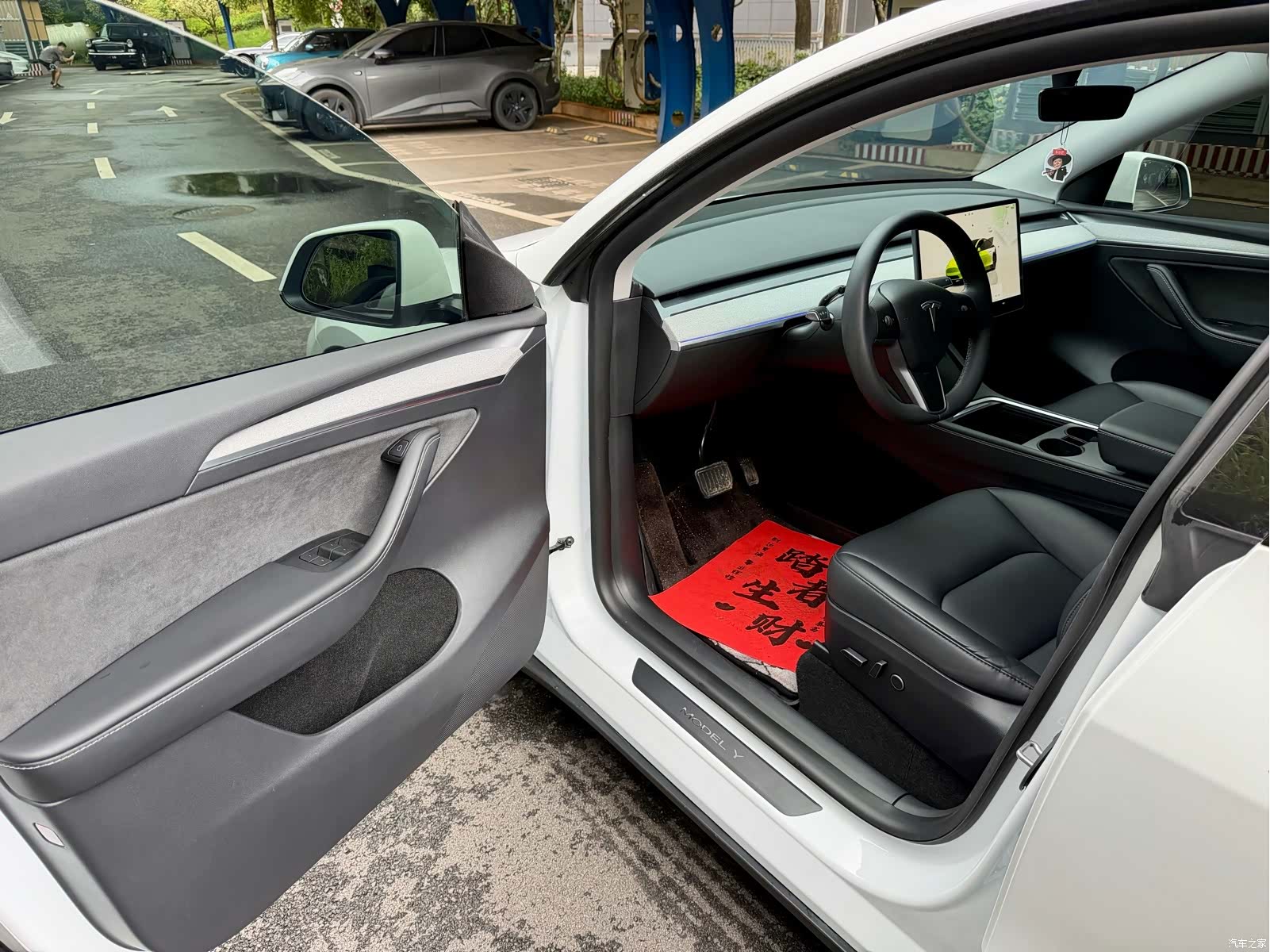 Tesla Model Y, 2023 11