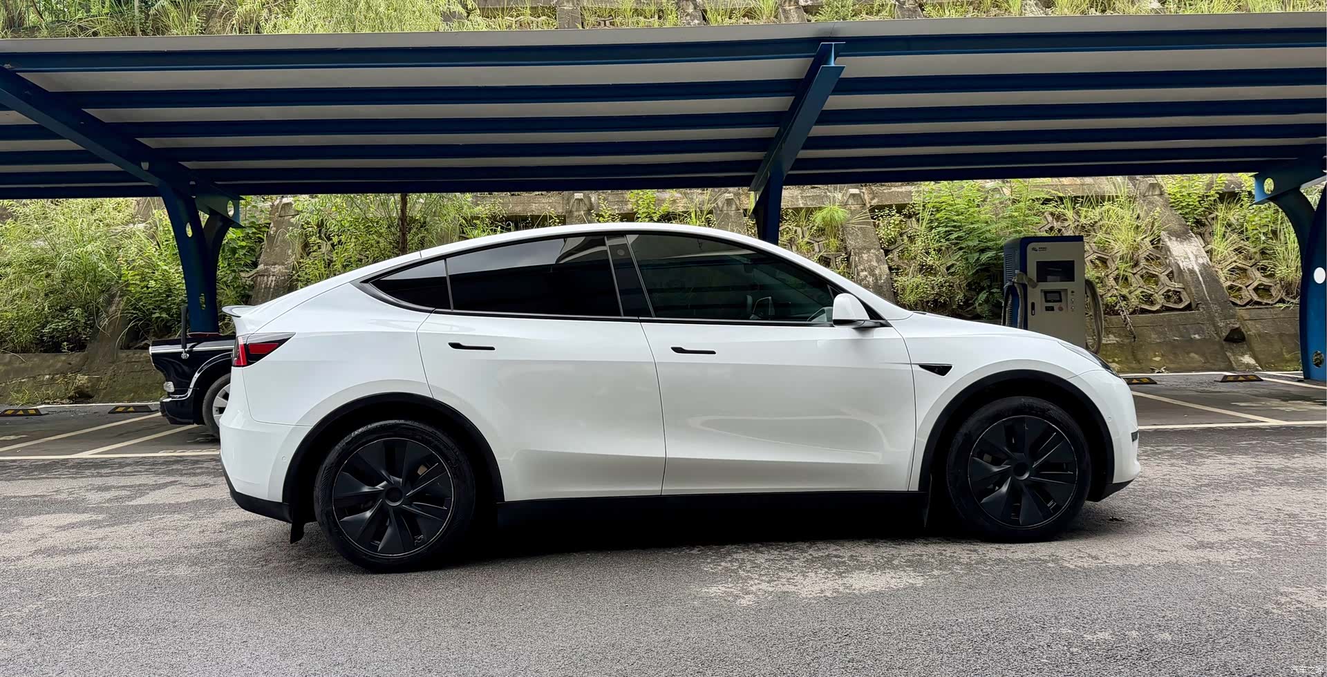 Tesla Model Y, 2023 7