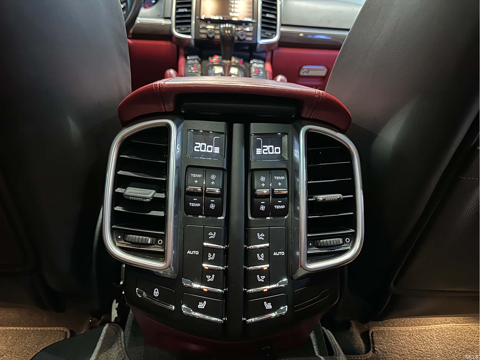 Porsche Cayenne, 2015 11