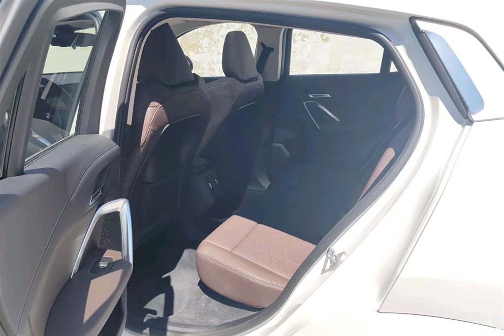BMW X2, 2025 9