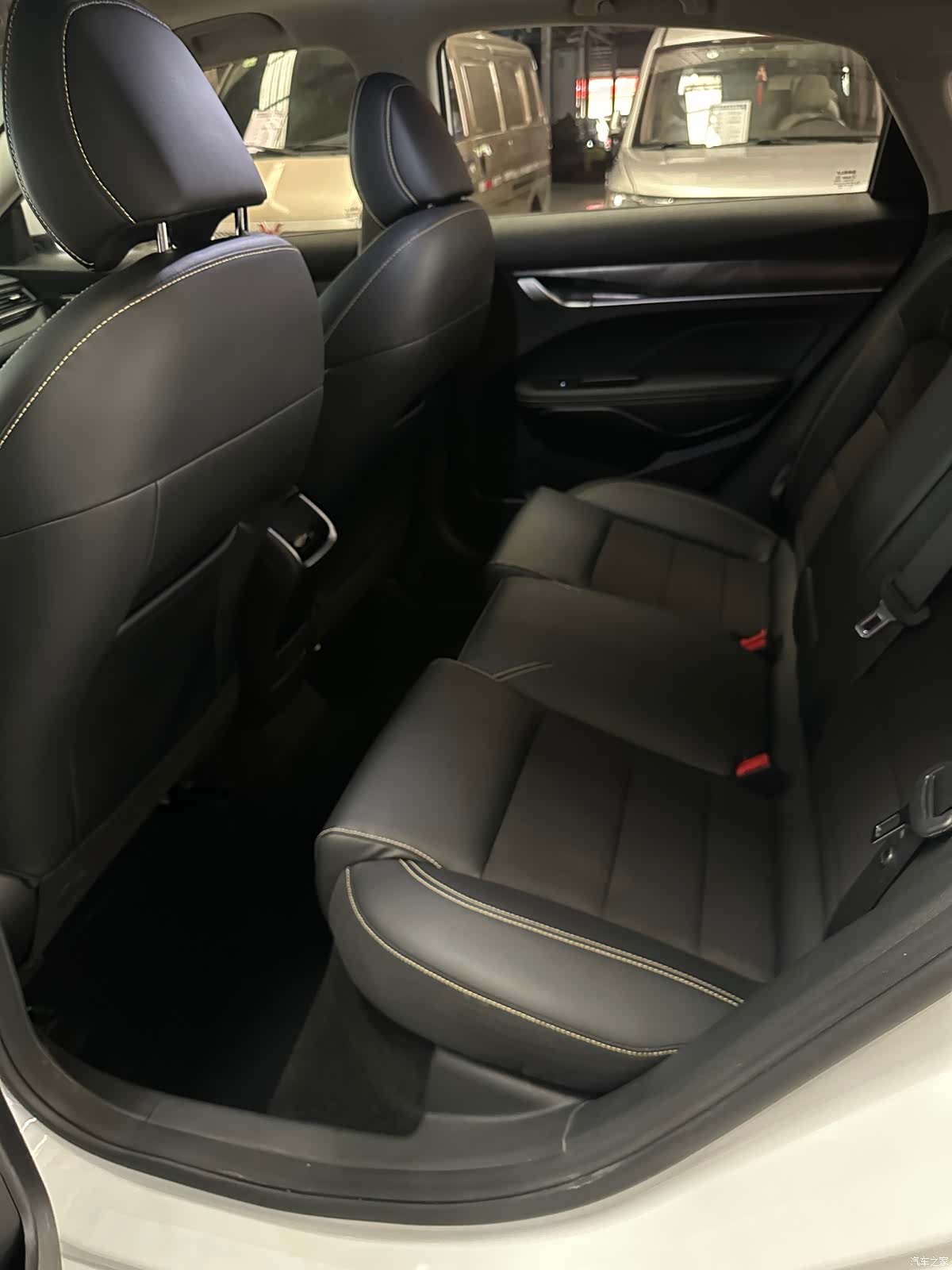Geely Binray, 2021 23