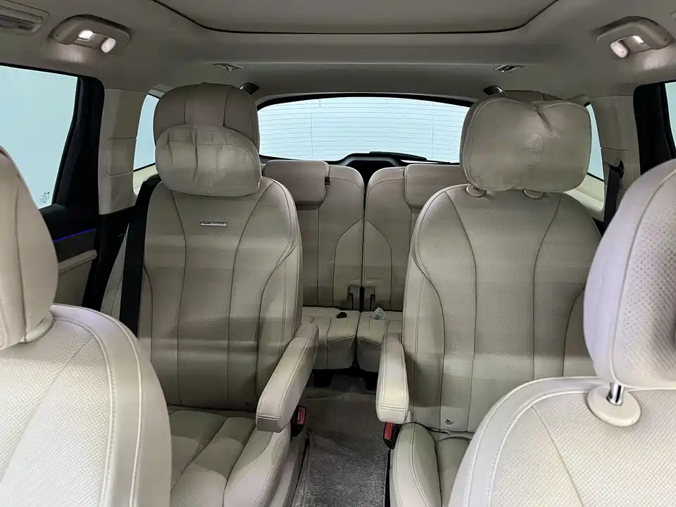 AITO Ask the world M7