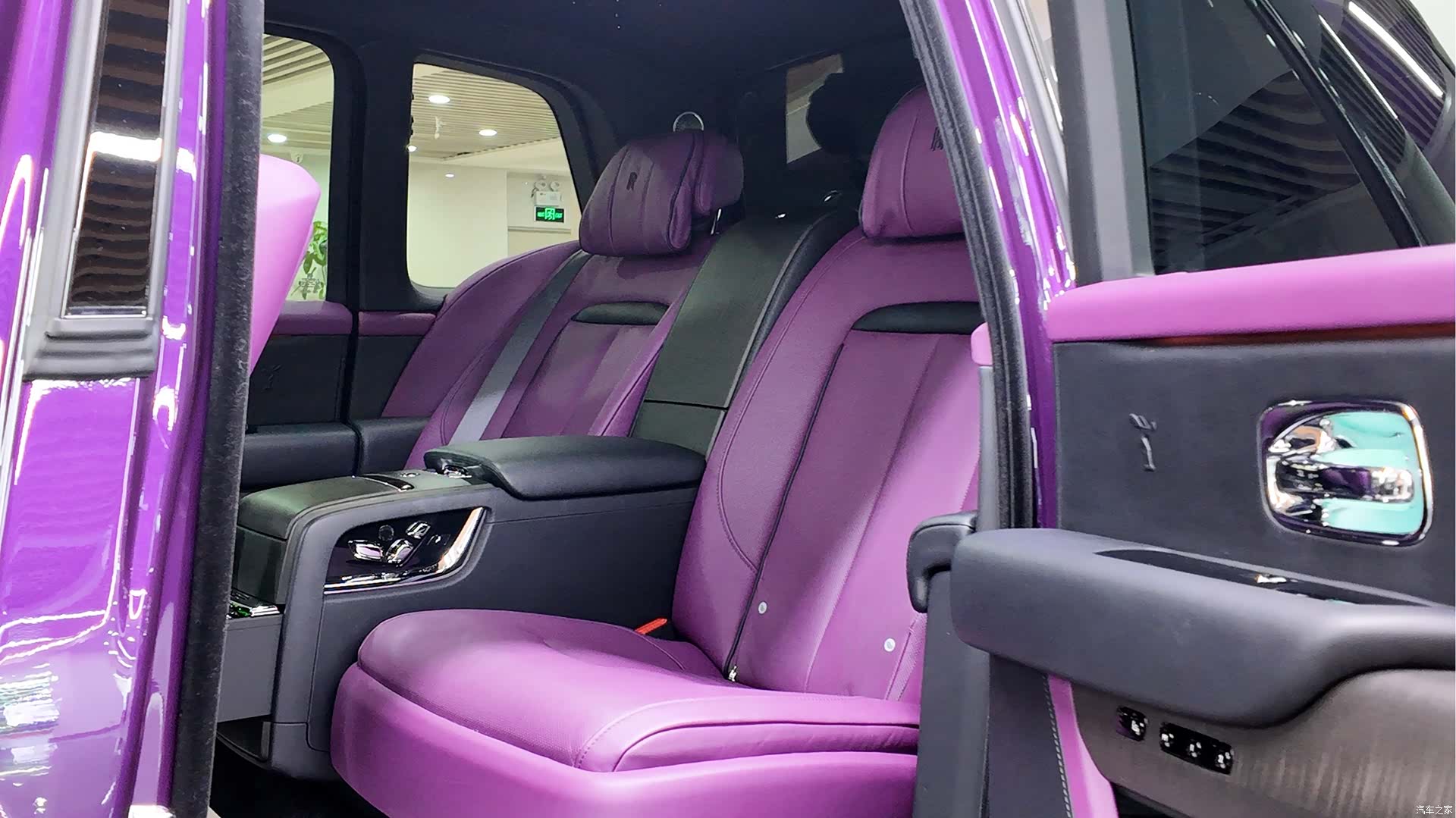 Rolls-Royce Cullinan, 2023 8