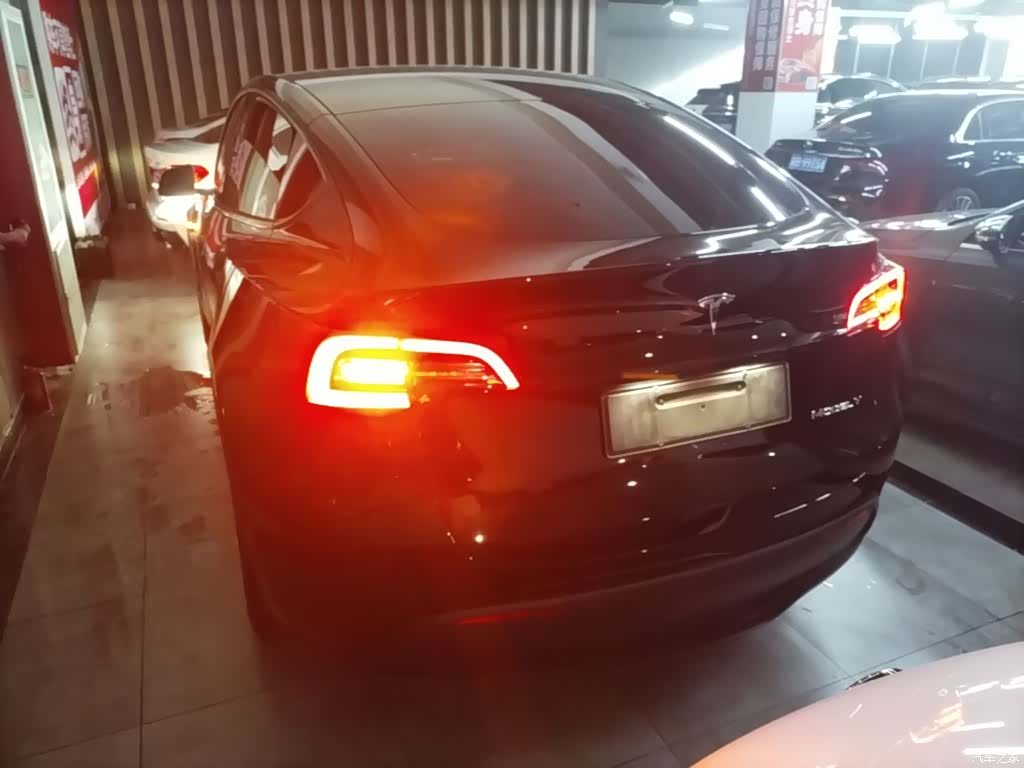 Tesla Model Y, 2021 6