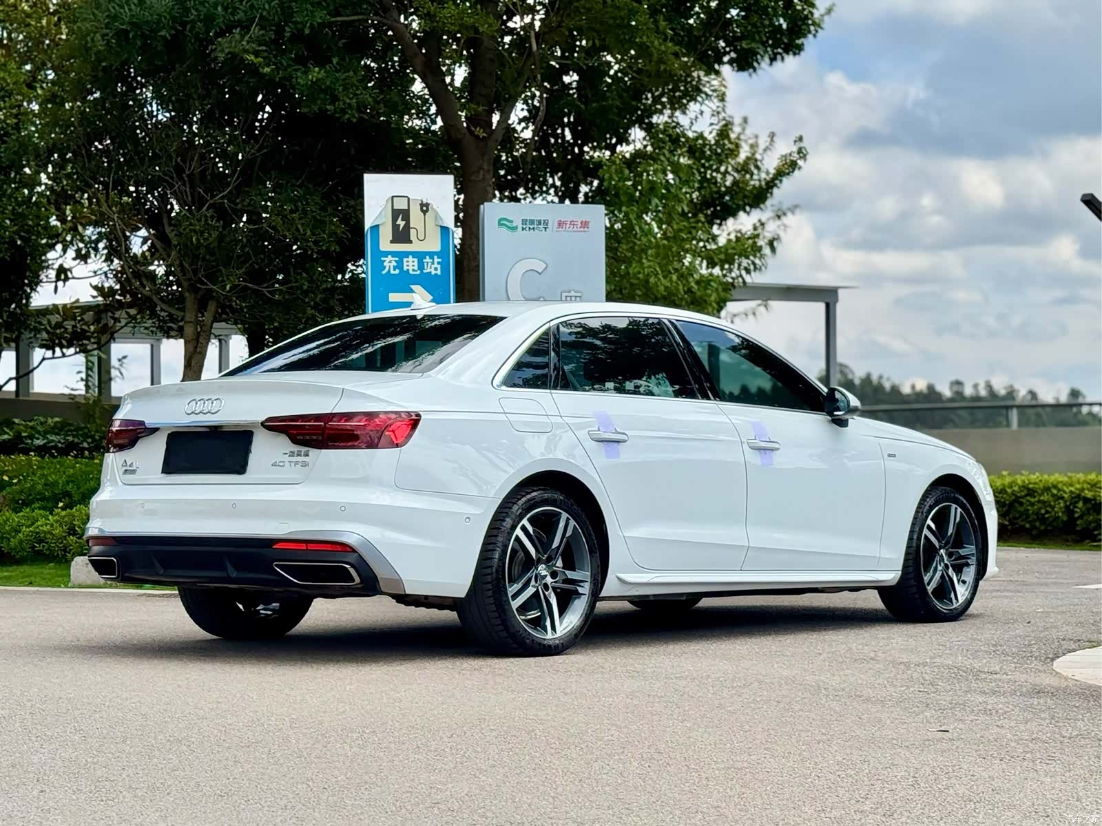 Audi A4L, 2020 9