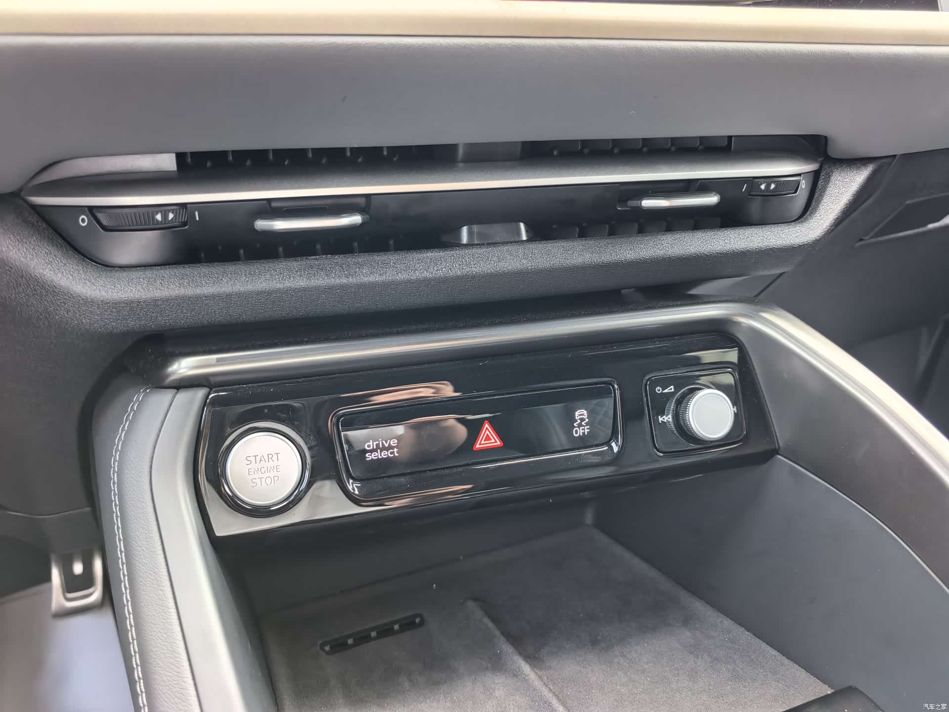 Audi Q5L, 2025 10