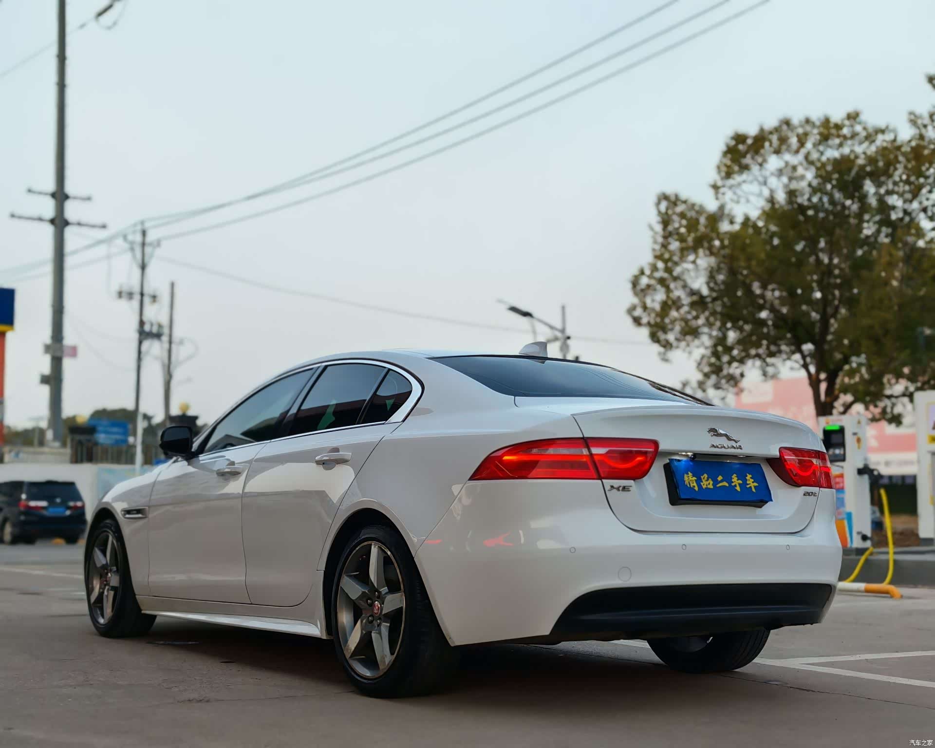 Jaguar XE, 2017 6