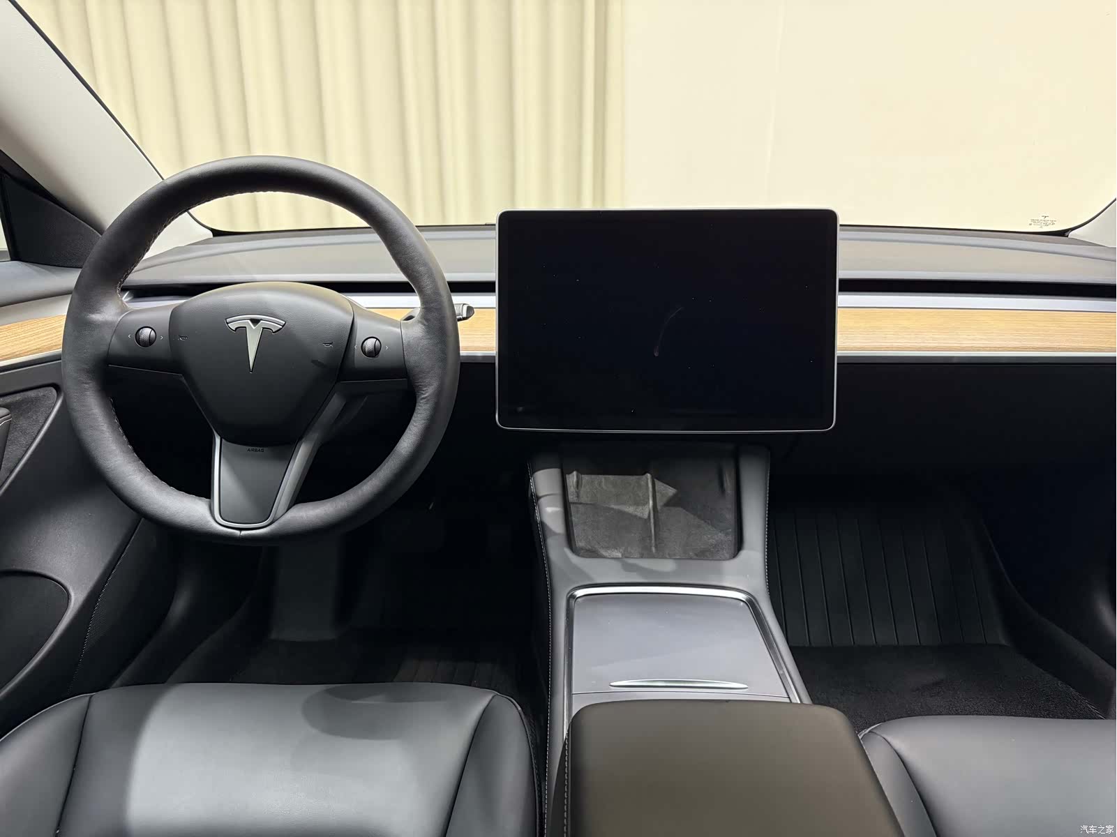 Tesla Model 3, 2022 28