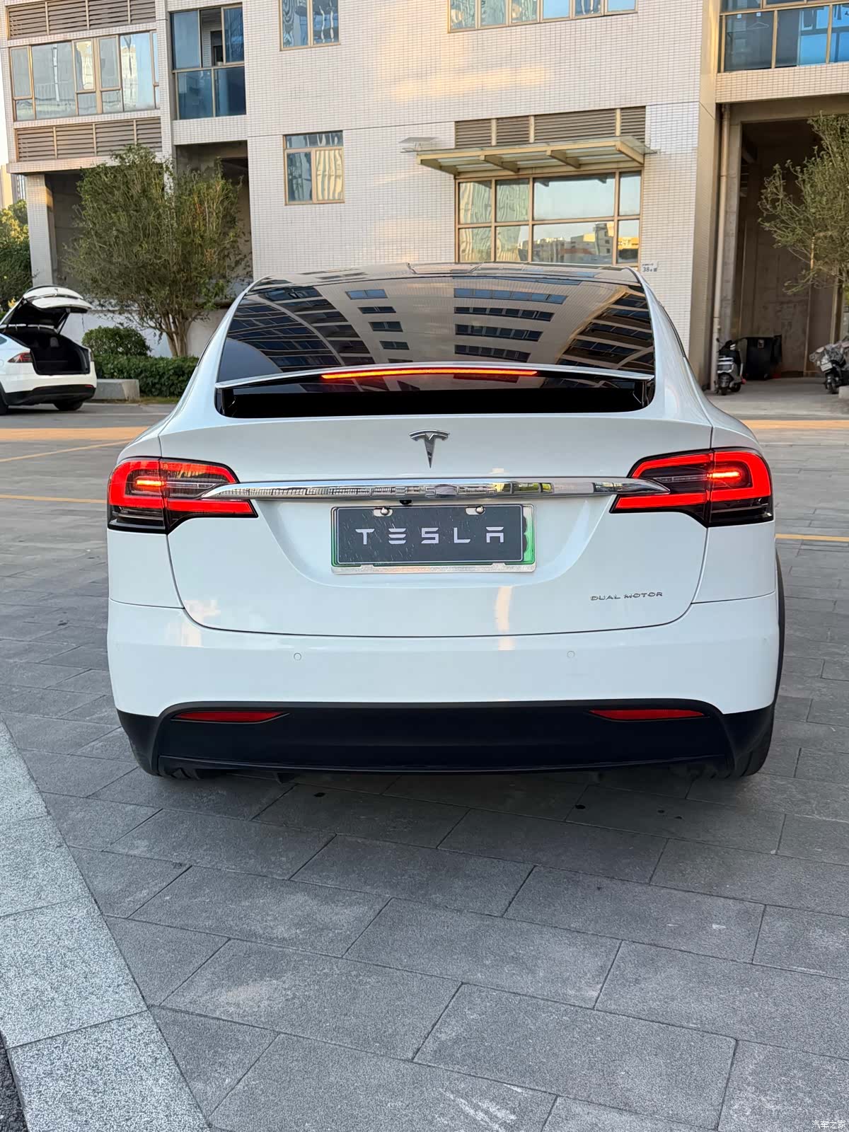 Tesla Model X, 2020 все фото