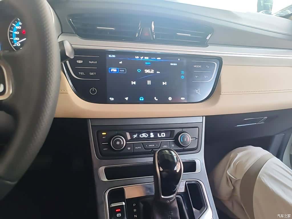 Geely Emgrand, 2018 13