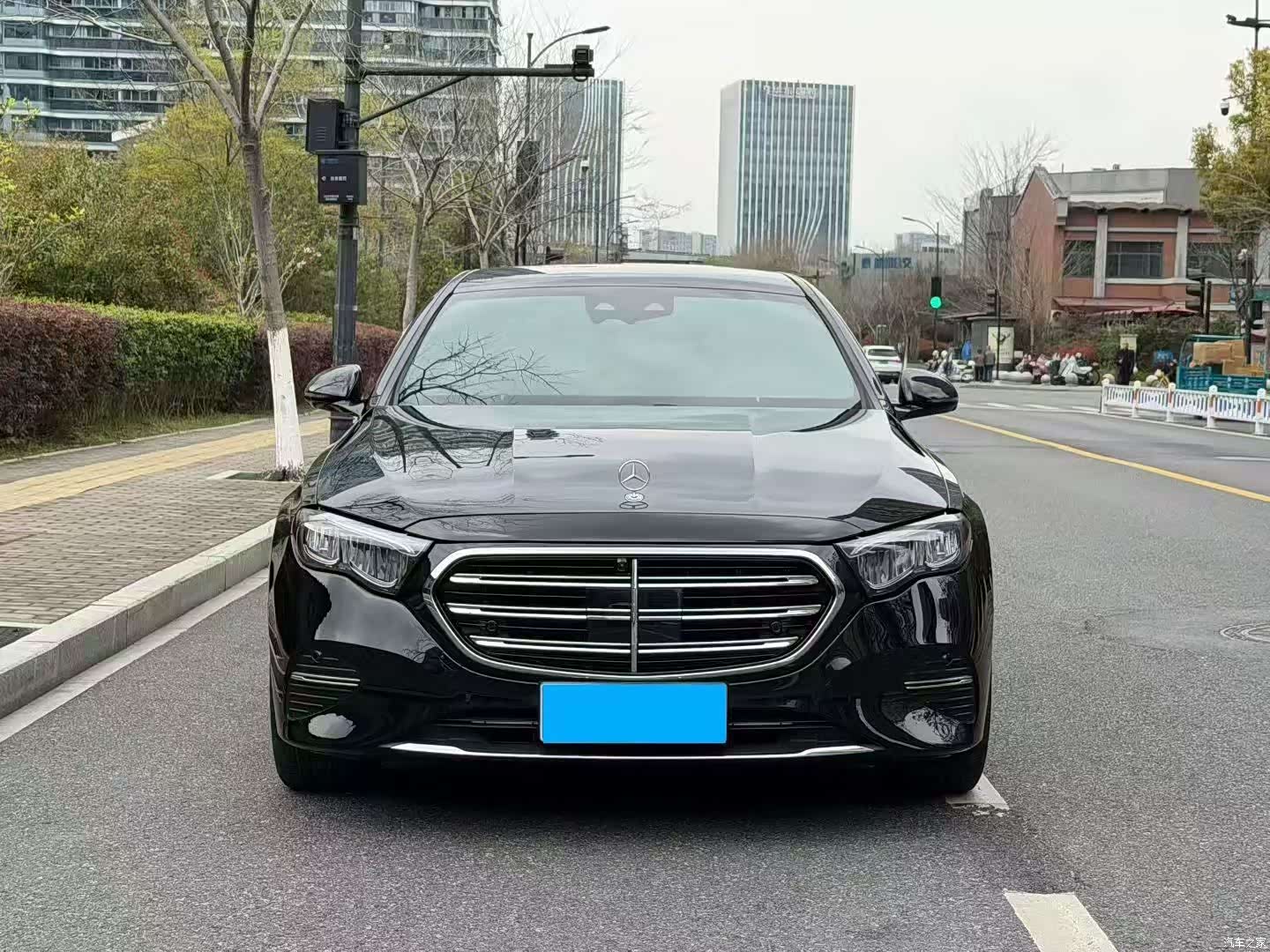 Mercedes-Benz E-Class, 2025 3