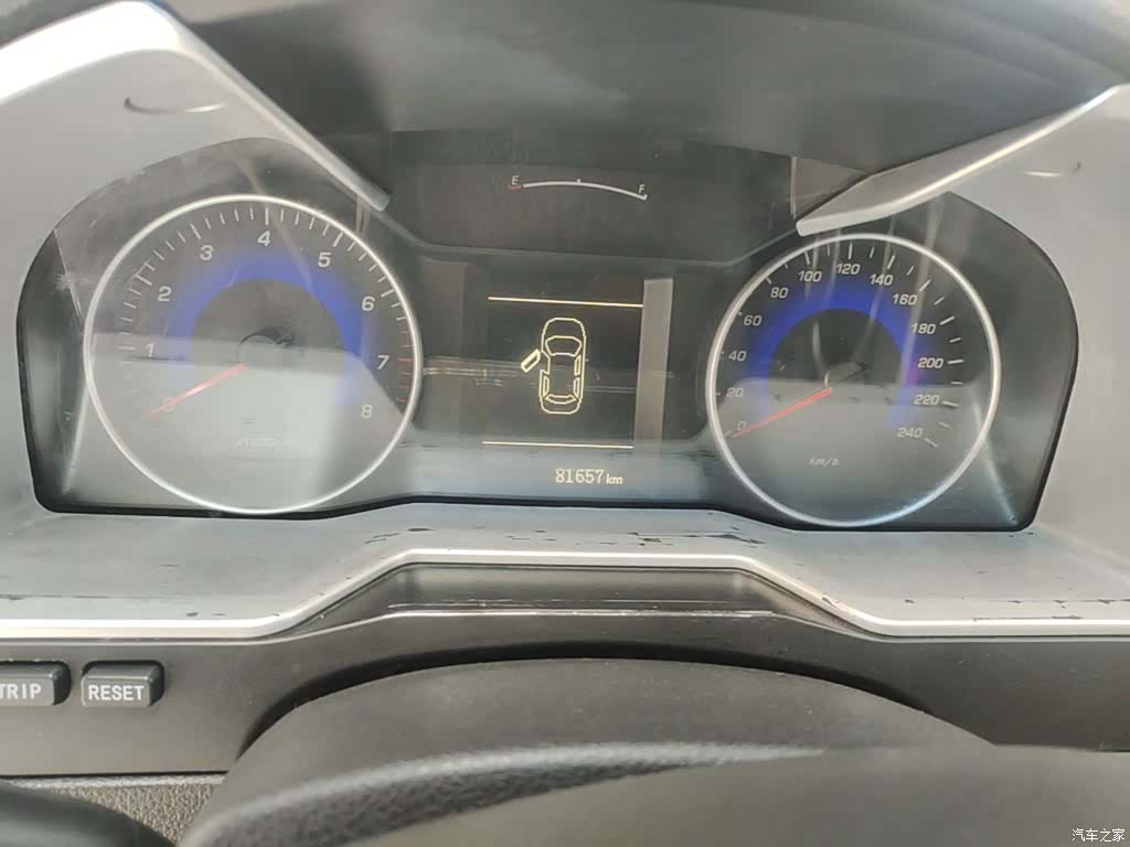 Geely Emgrand, 2015 12