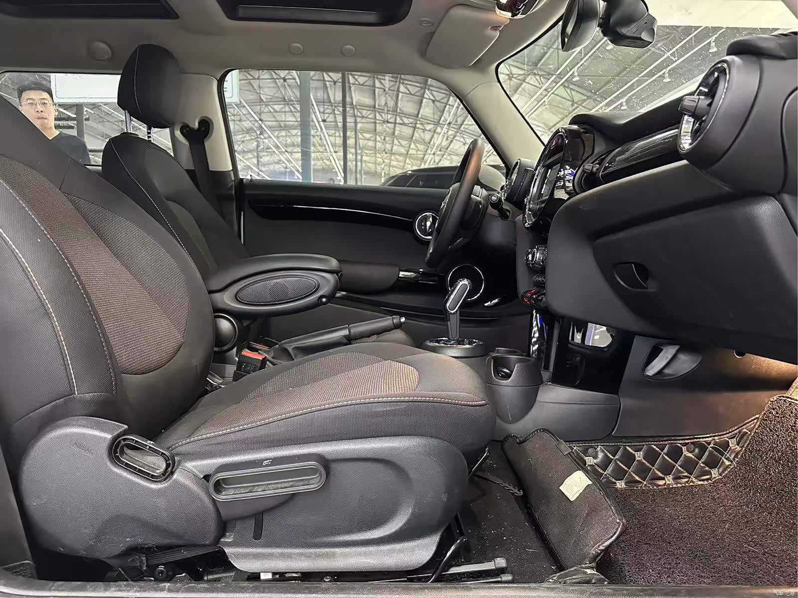 Mini ONE, 2018 14