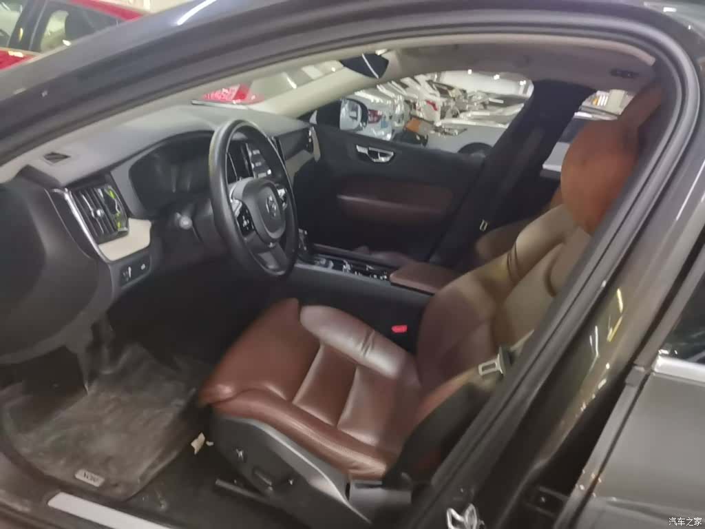 Volvo XC60, 2020 15