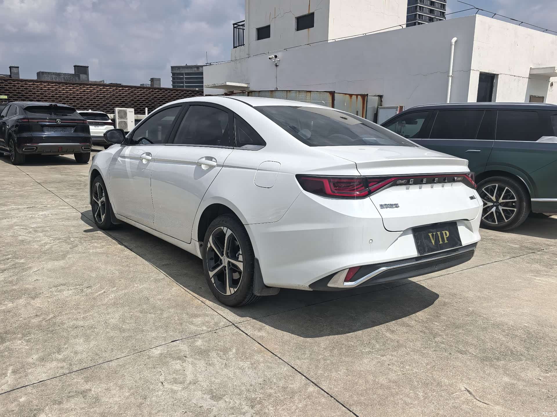 Geely Emgrand, 2022 14