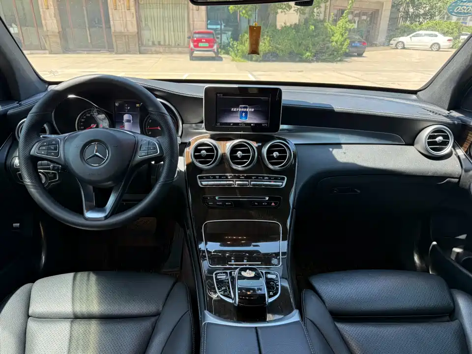 Mercedes-Benz GLC Mercedes-Benz GLC
