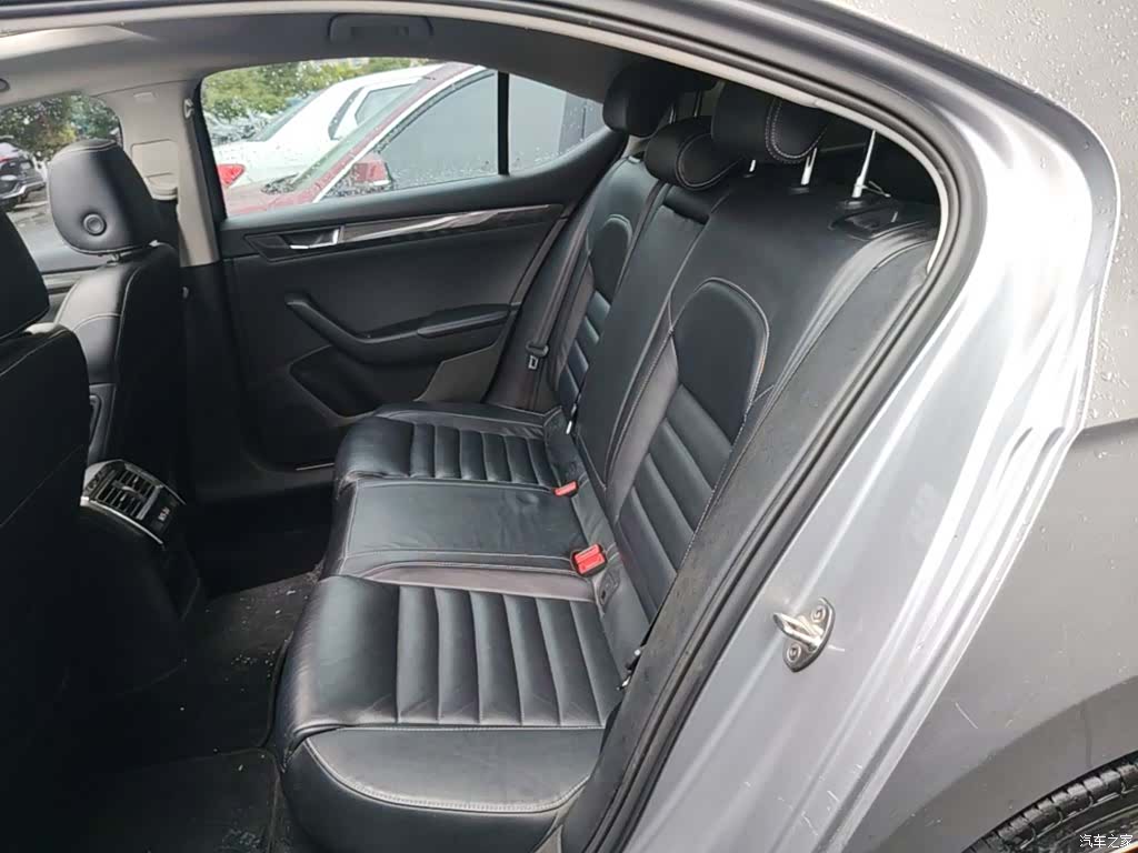 Skoda Superb, 2018 17