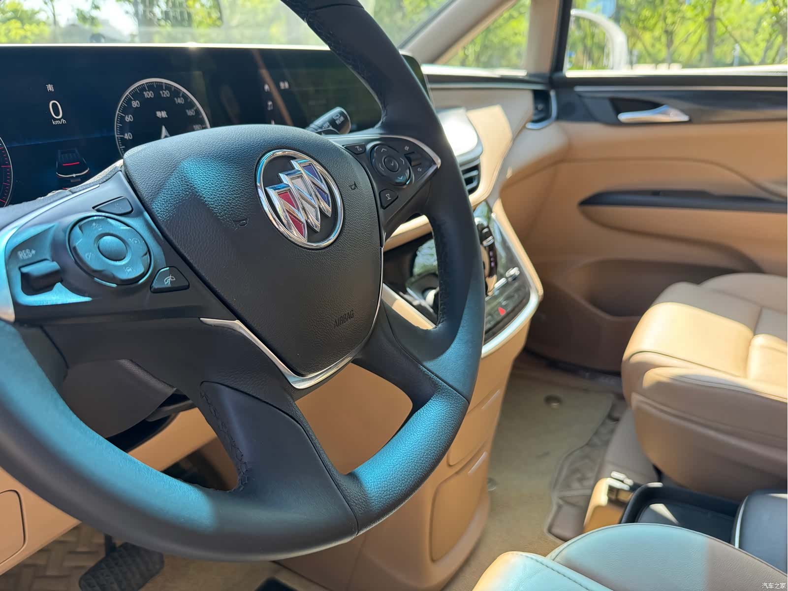 Buick GL8, 2021 9