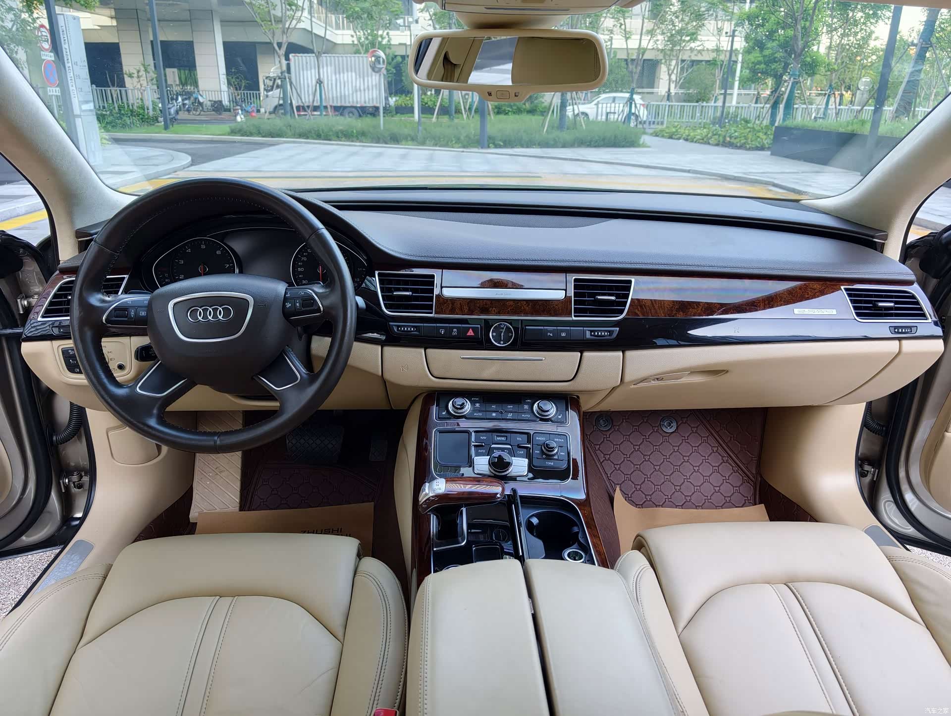 Audi A8L, 2011 9