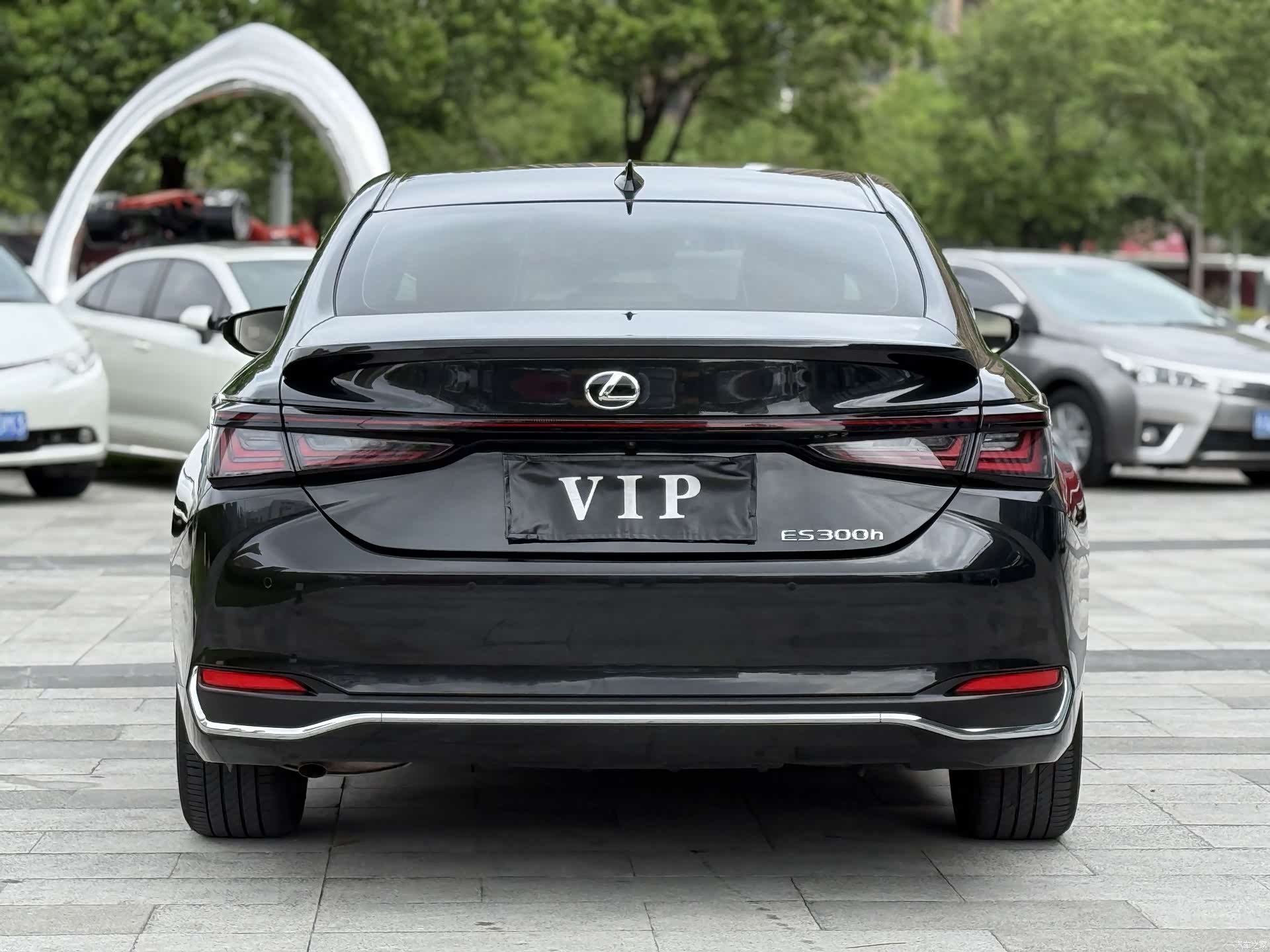 Lexus ES, 2025 4