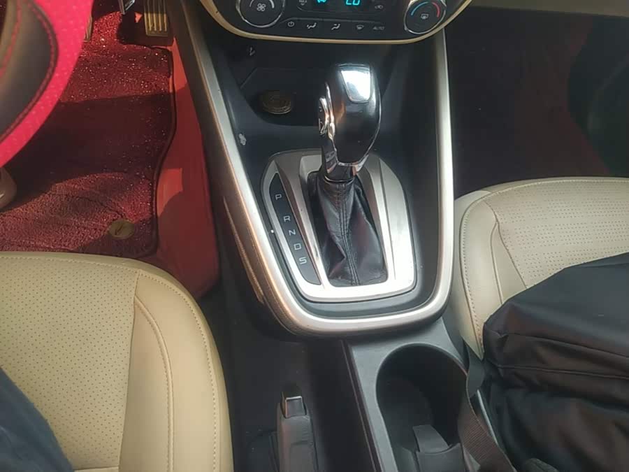 Ford Focus 2015, фото 13