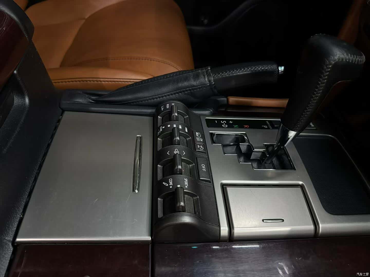 Lexus LX, 2012 7