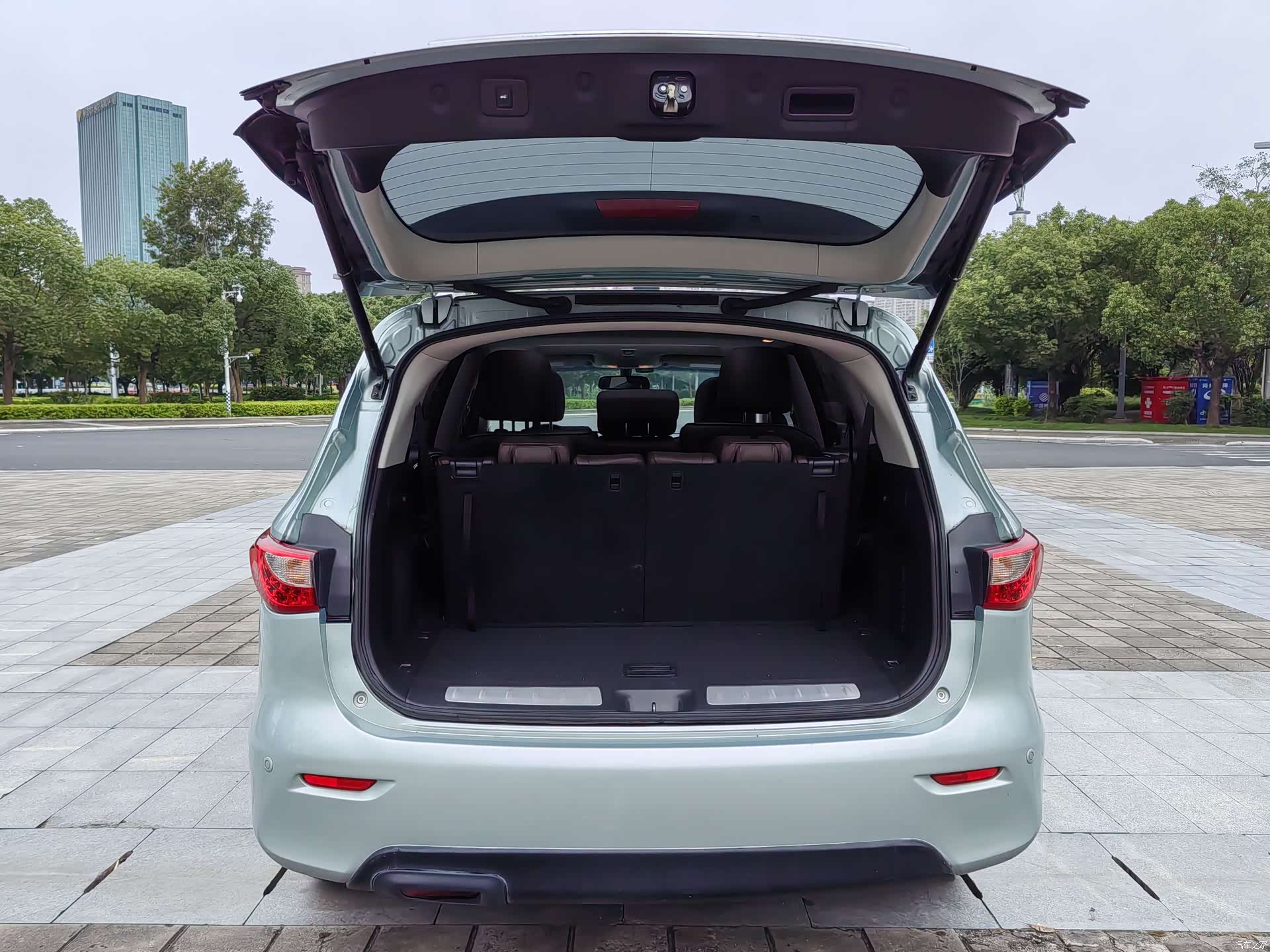 Infiniti JX35, 2014 11