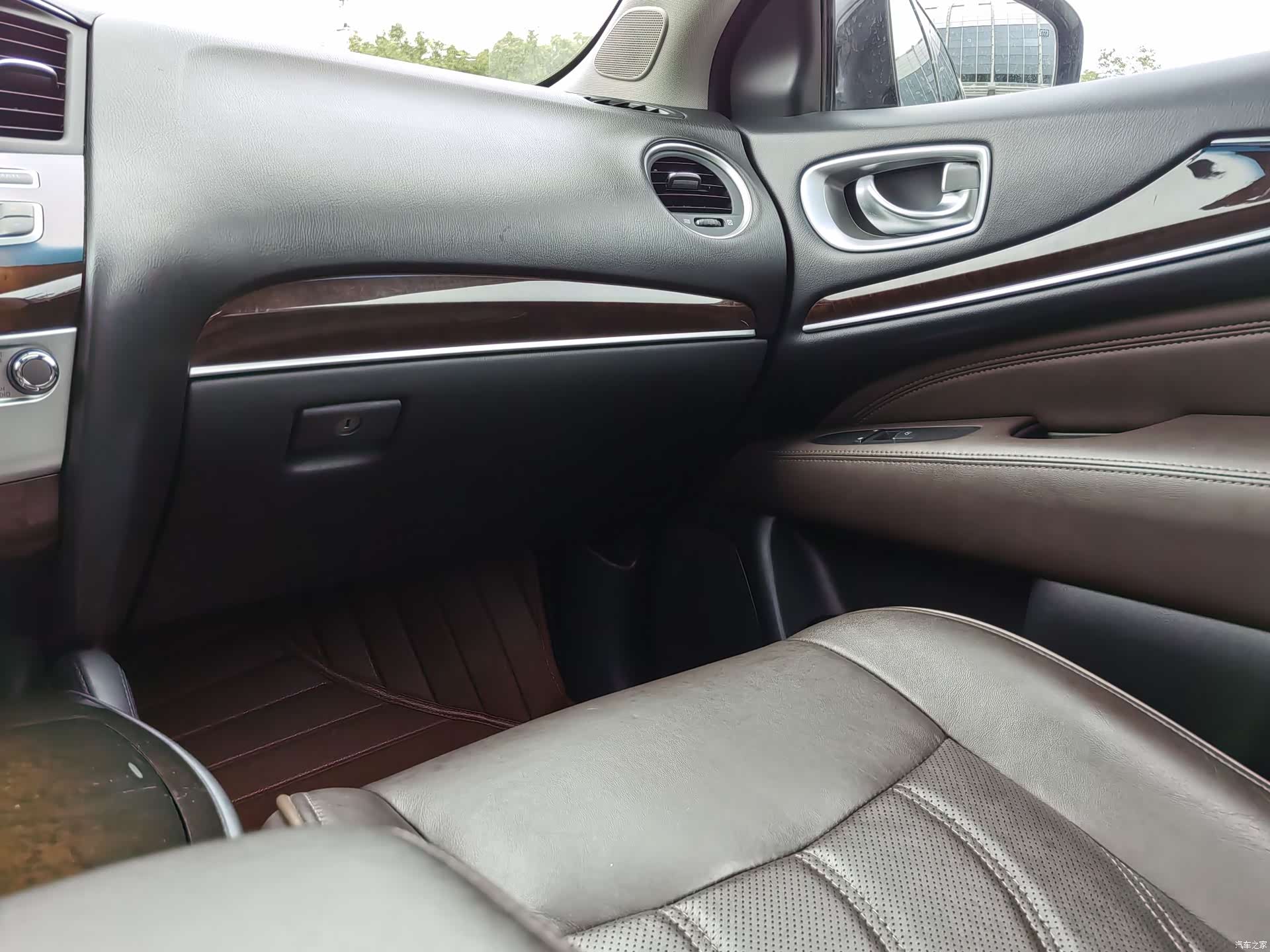 Infiniti JX35, 2014 23