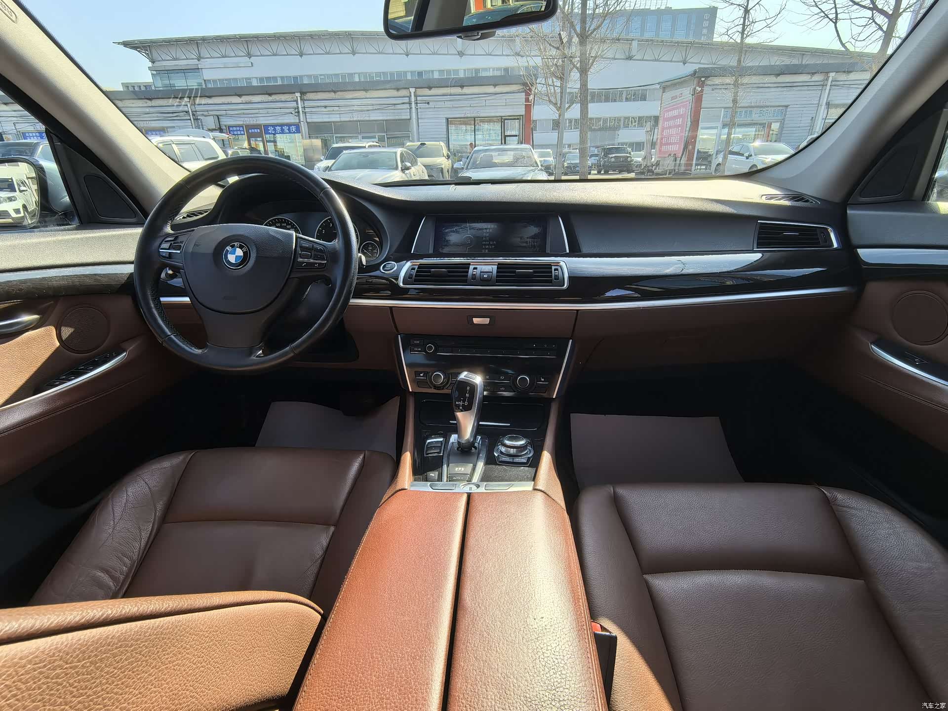 BMW 5 Series, 2011 11