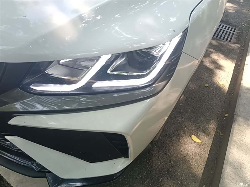 Geely Coolray, 2022 24