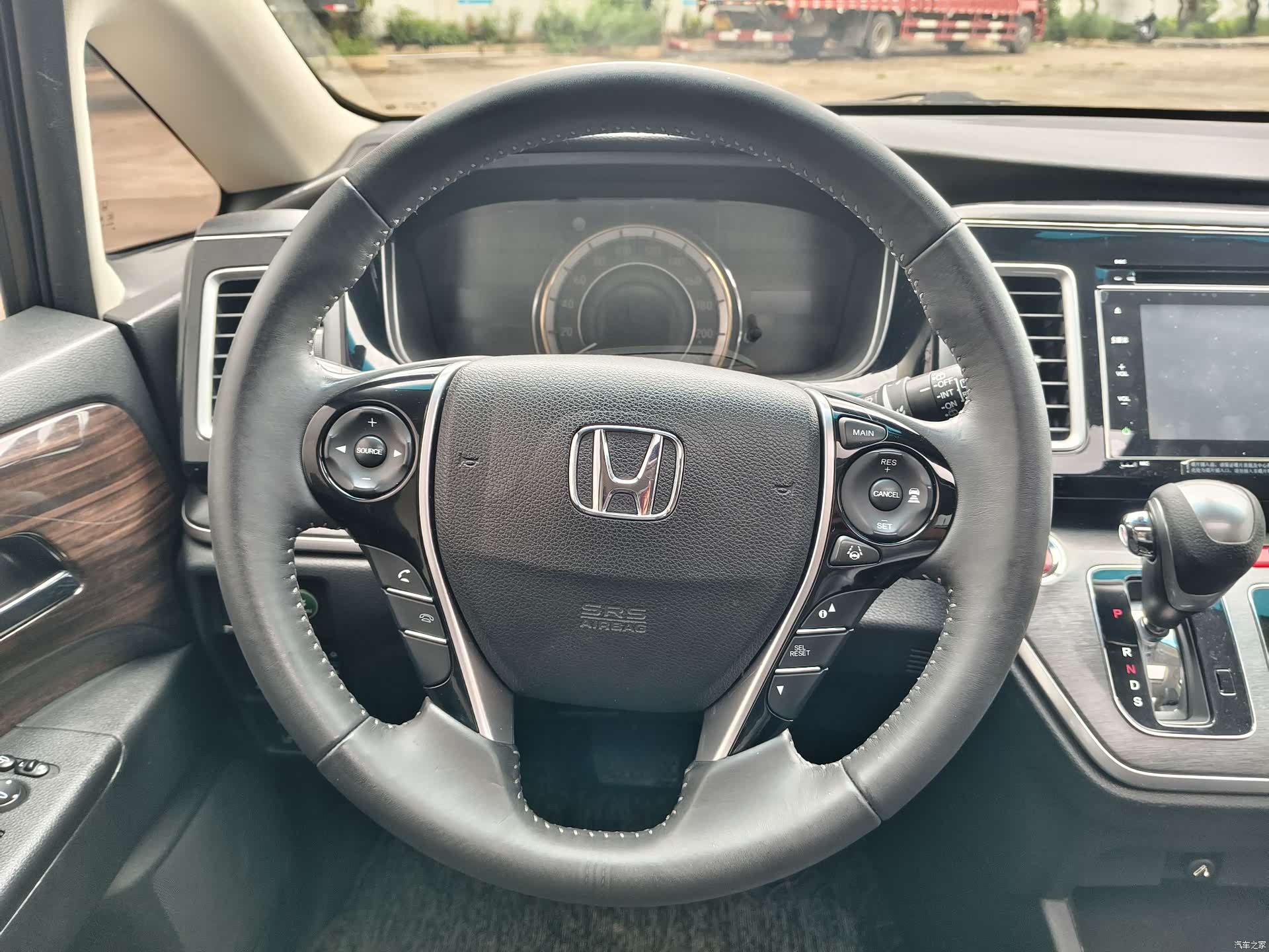 Honda Elysion, 2017 17