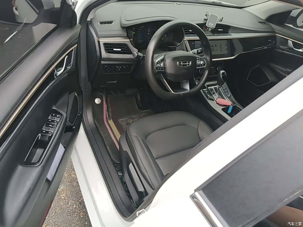 Geely Emgrand, 2021 16