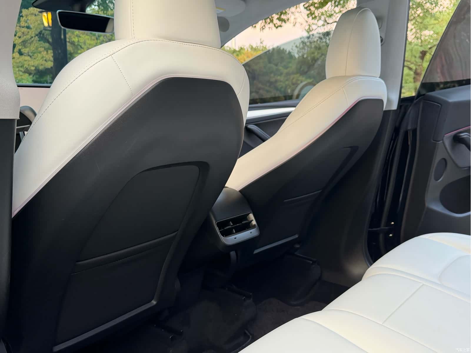 Tesla Model Y, 2023 14