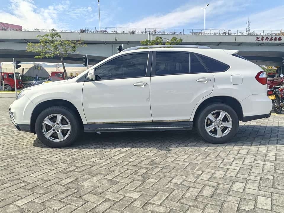 BYD S6